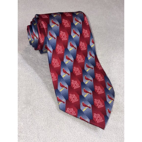 St Louis Cardinals Silk Neck Tie Red MLB Red bird  Mens 4” Wide EUC‎ 100% Silk - Picture 1 of 3